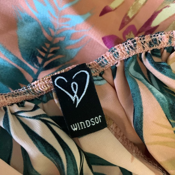 Gorgeous Windsor high low island dress with lace detail worn once Medium - Picture 3 of 4